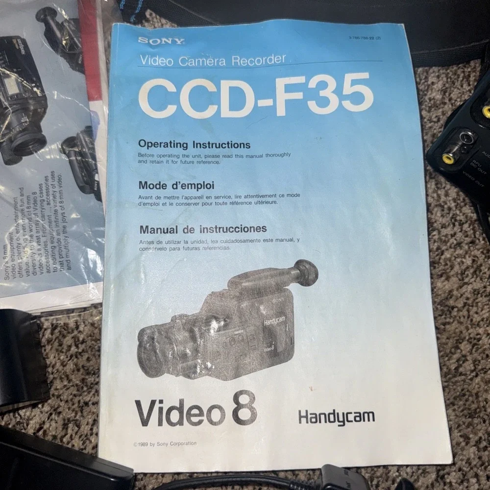 Vintage Sony HandyCam CCD-F35 Video 8 WTH Bag Accessories Parts Only READ